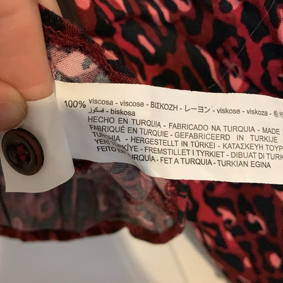 ZARA TRF collection - pink leopard print long sleeve button down cropped blouse - Picture 4 of 4